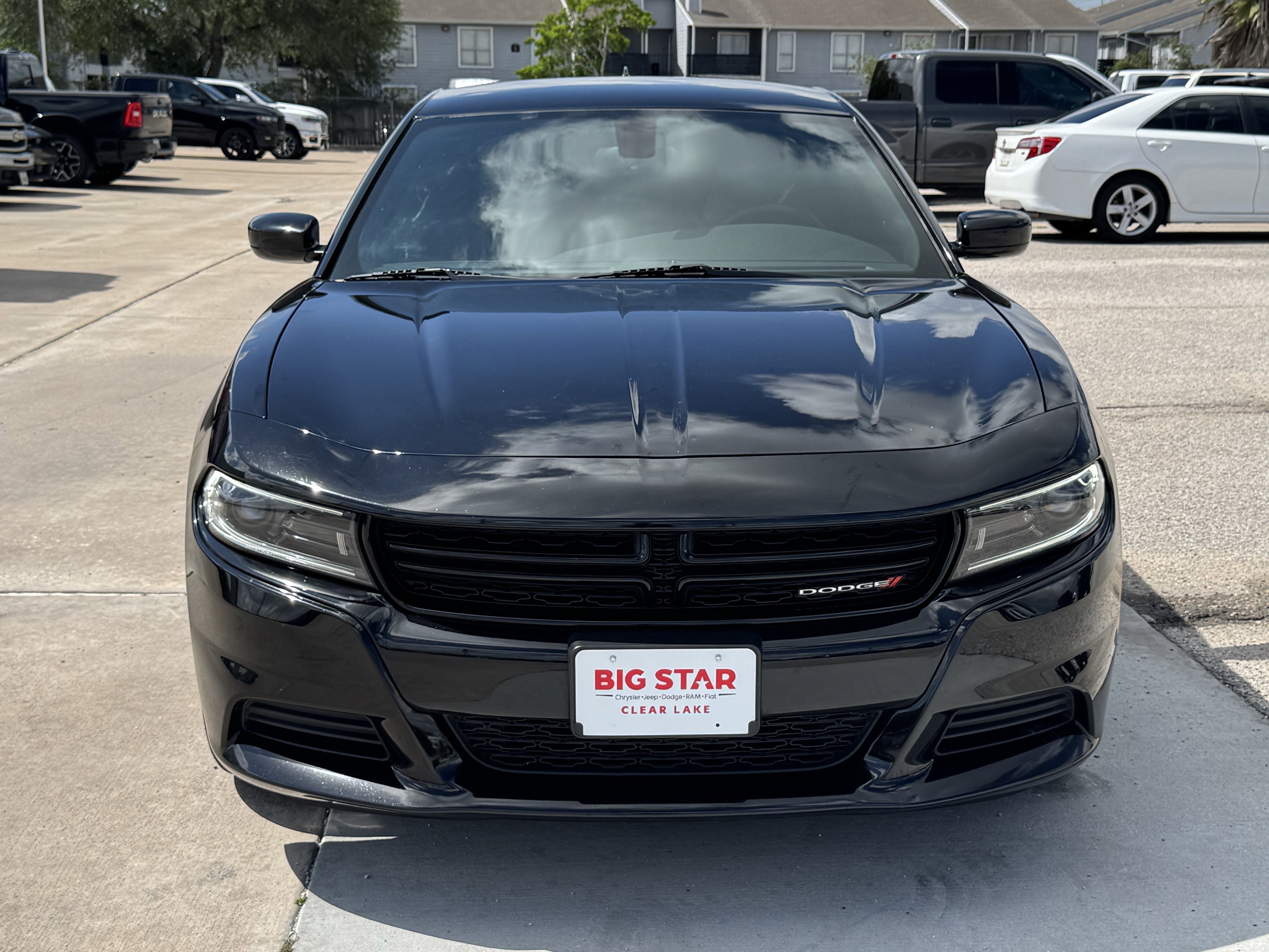 Used 2023 Dodge Charger SXT w/ Blacktop Package RWD image 3