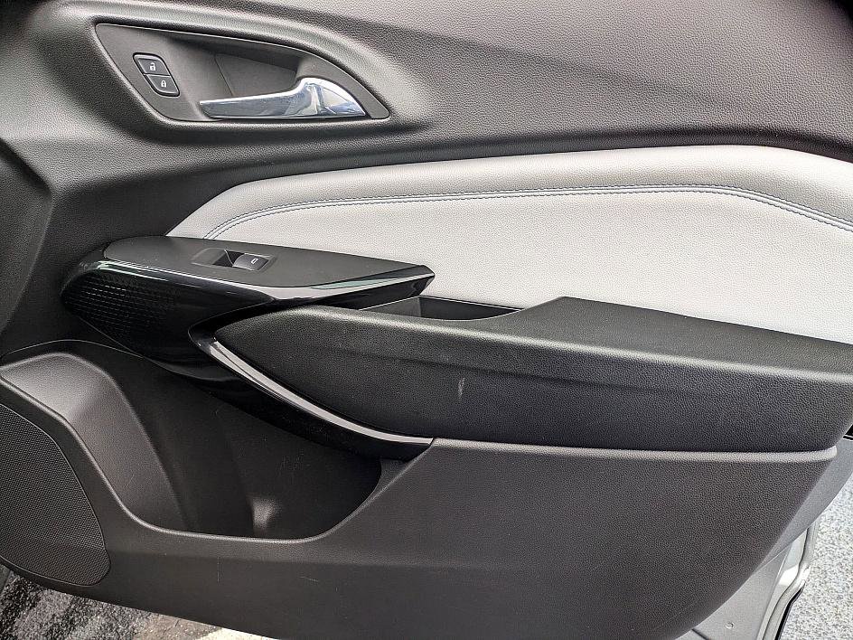 Used 2025 Chevrolet Trax LT image 35