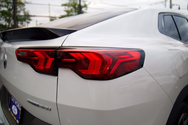 Used 2026 BMW X2 xDrive28i AWD/4WD image 9