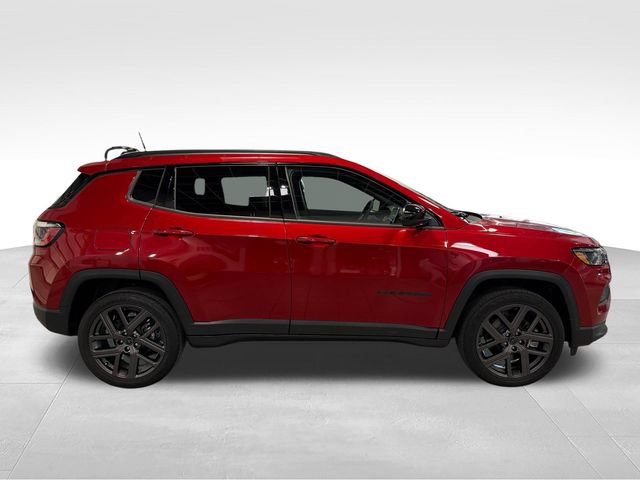 Used 2026 Jeep Compass Latitude AWD/4WD image 8