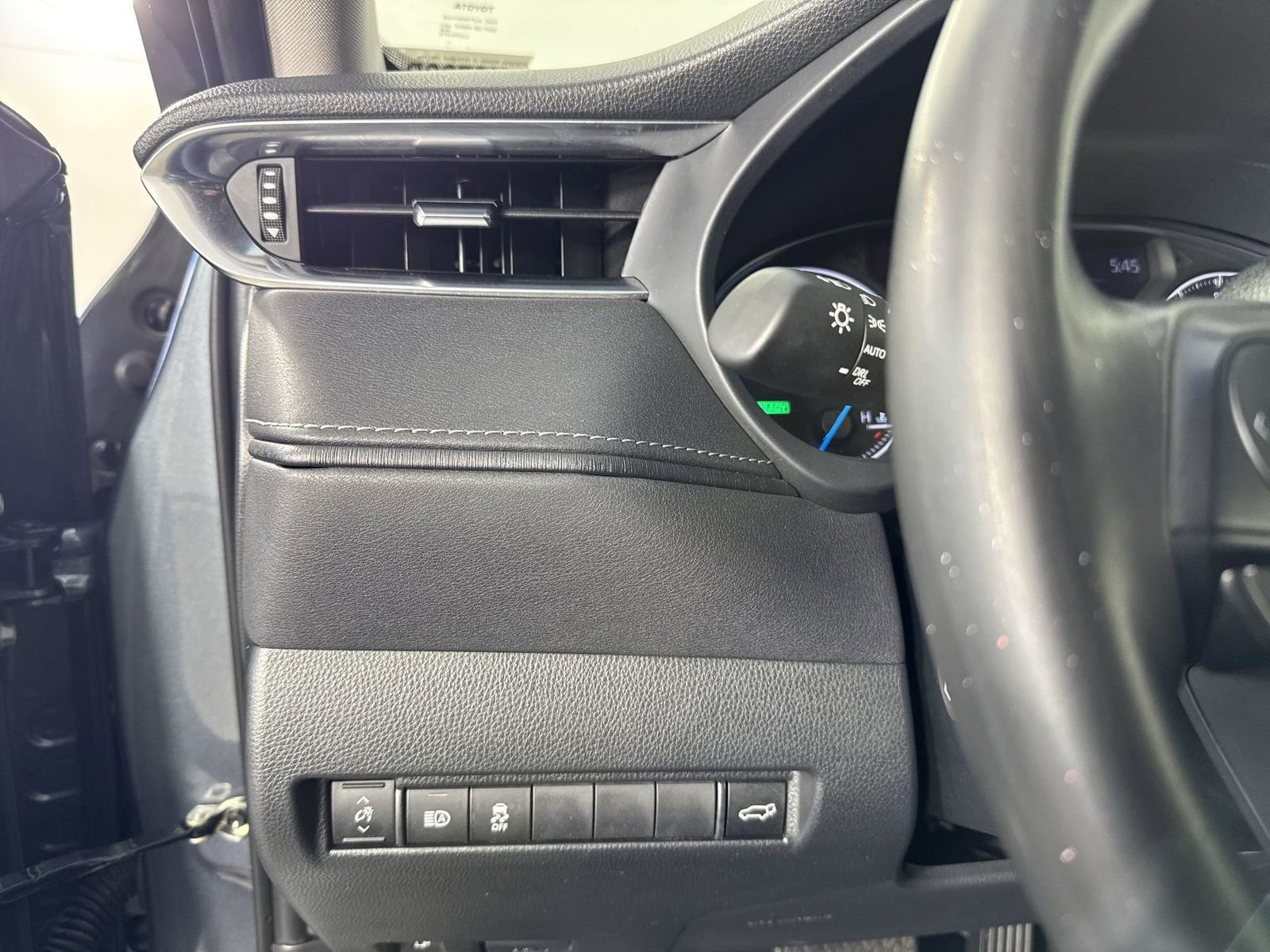 Used 2024 Toyota Venza LE image 14