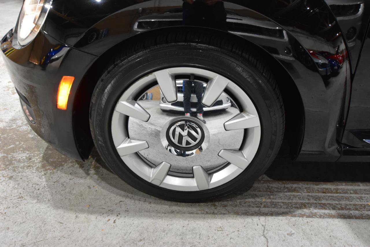 Used 2012 Volkswagen Beetle 2.5 FWD image 32