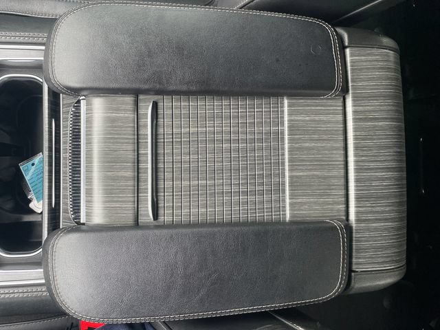 Used 2024 Jeep Wagoneer L Series II w/ Flexible Seating Group AWD/4WD image 17