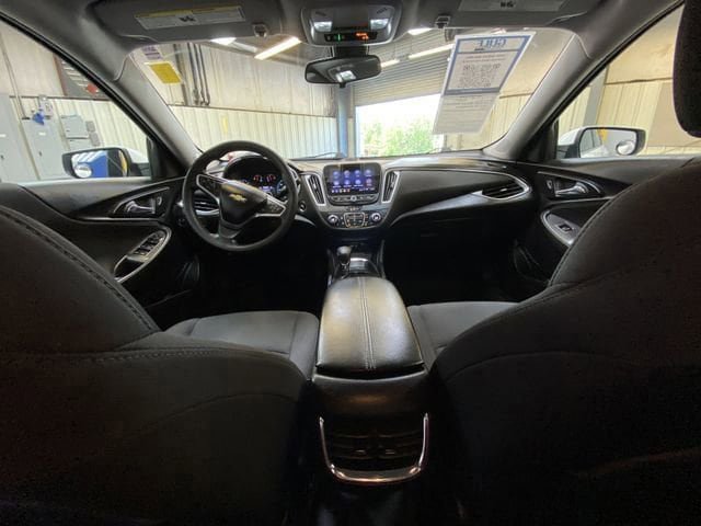 Used 2022 Chevrolet Malibu LT FWD image 19