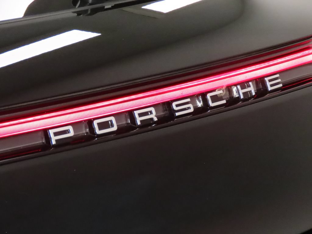 Certified 2026 Porsche Macan AWD/4WD image 12