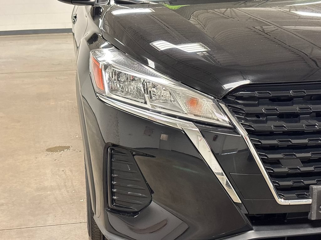 Used 2023 Nissan Kicks SV FWD image 5