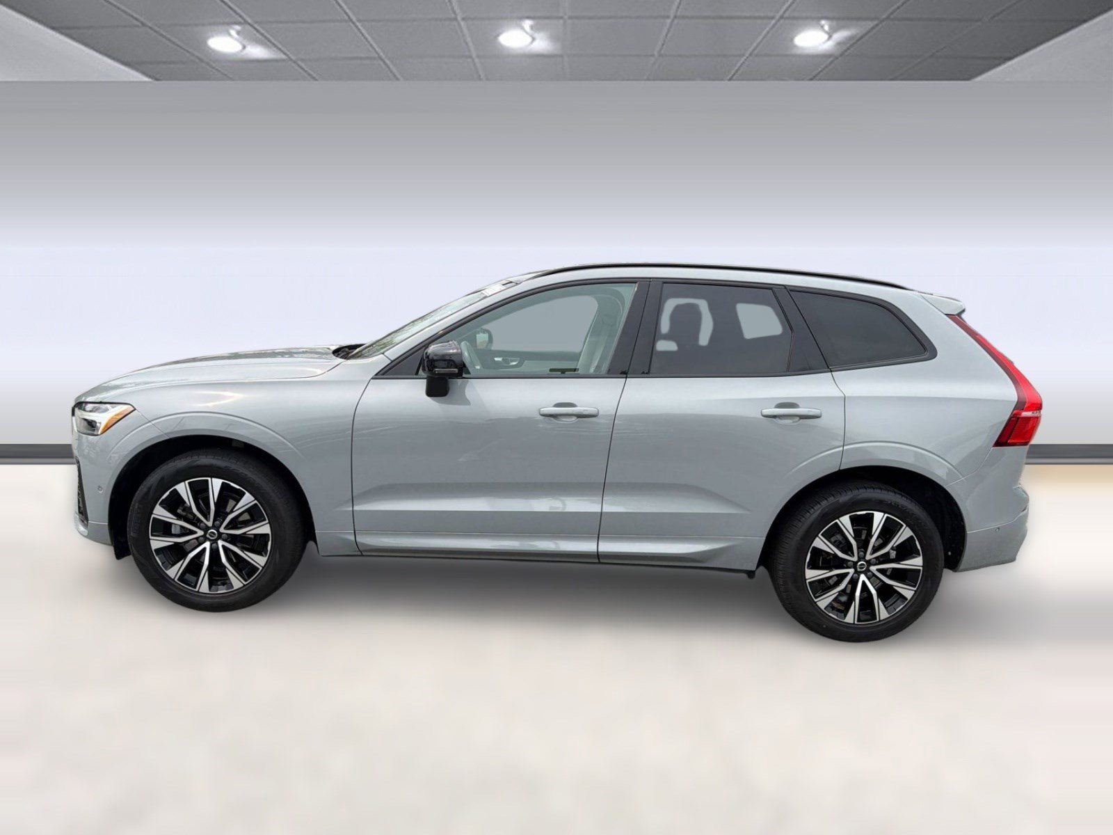 Certified 2024 Volvo XC60 B5 Plus w/ Protection Package Premier AWD/4WD image 2