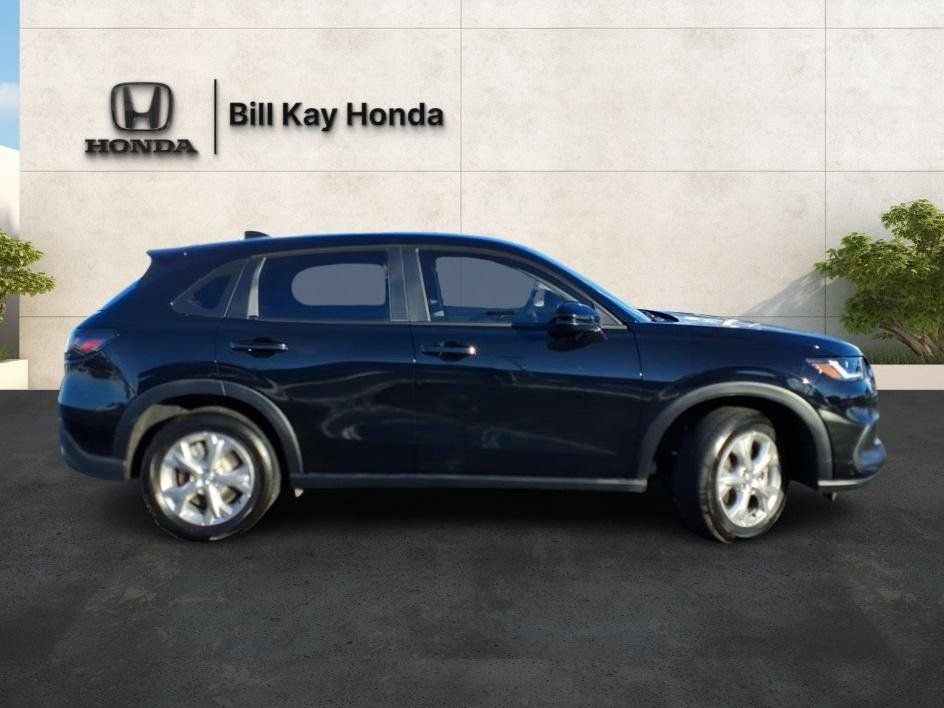 Used 2024 Honda HR-V LX image 2