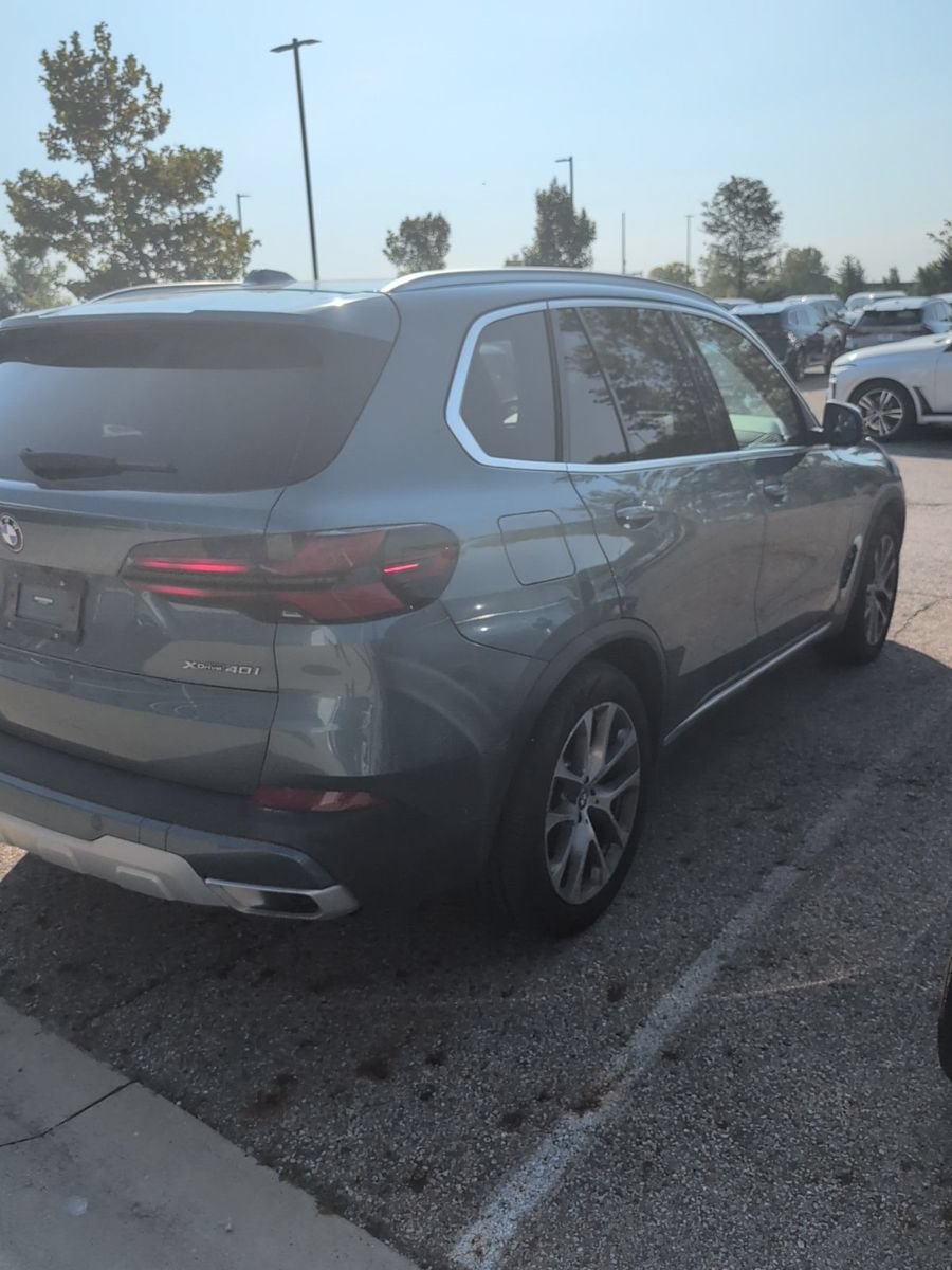 Used 2024 BMW X5 xDrive40i w/ Parking Assistance Package AWD/4WD image 4