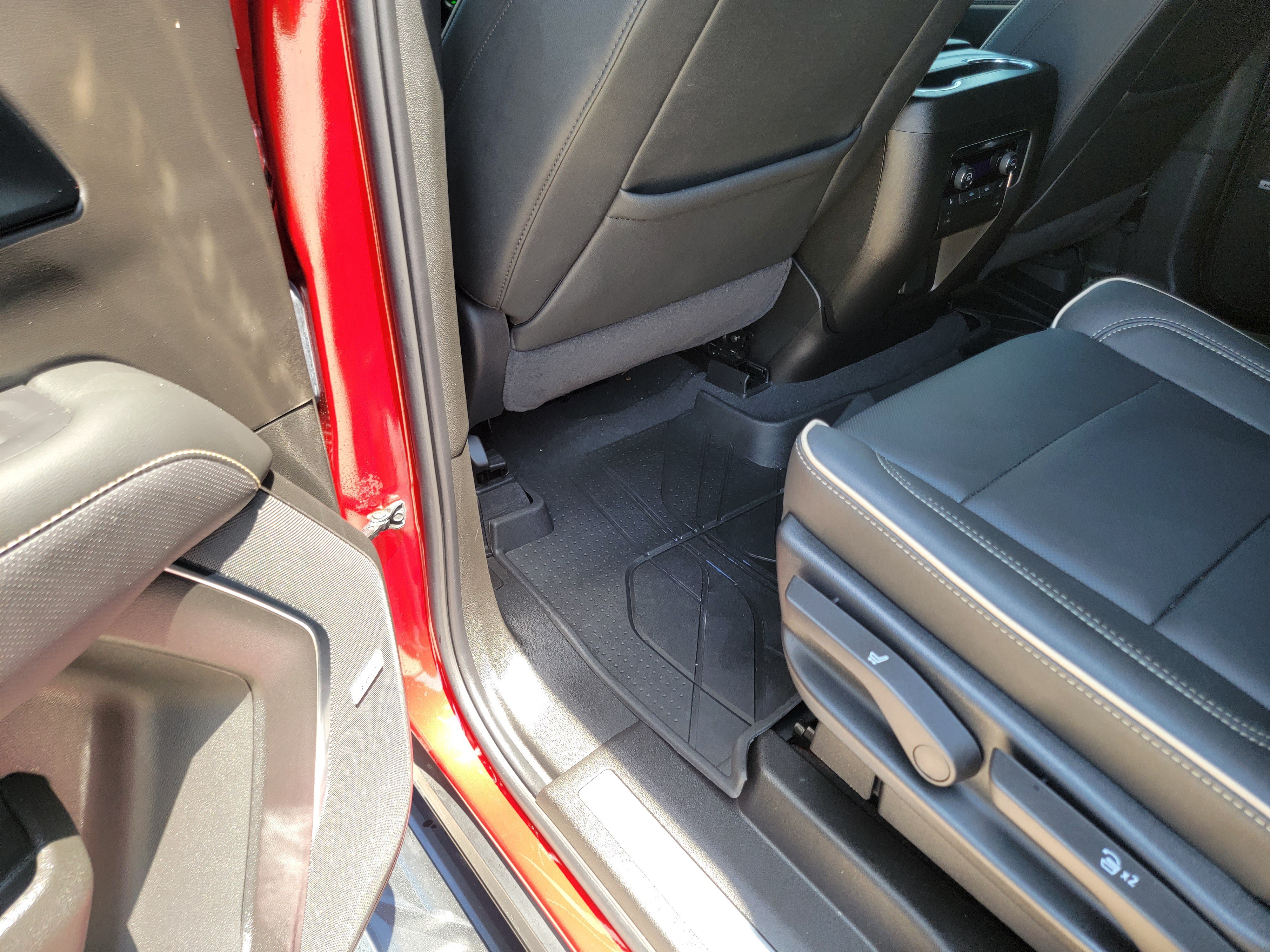 Used 2026 Chevrolet Tahoe Premier w/ Sun And Tow Package RWD image 13