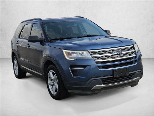 Used 2018 Ford Explorer XLT FWD image 3