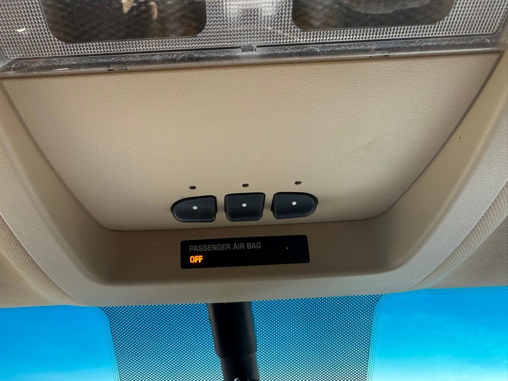 Used 2010 Cadillac Escalade EXT Premium image 17