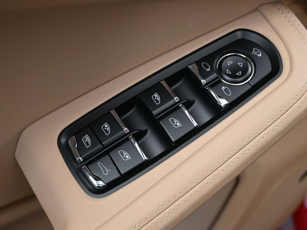 New 2026 Porsche Macan image 19