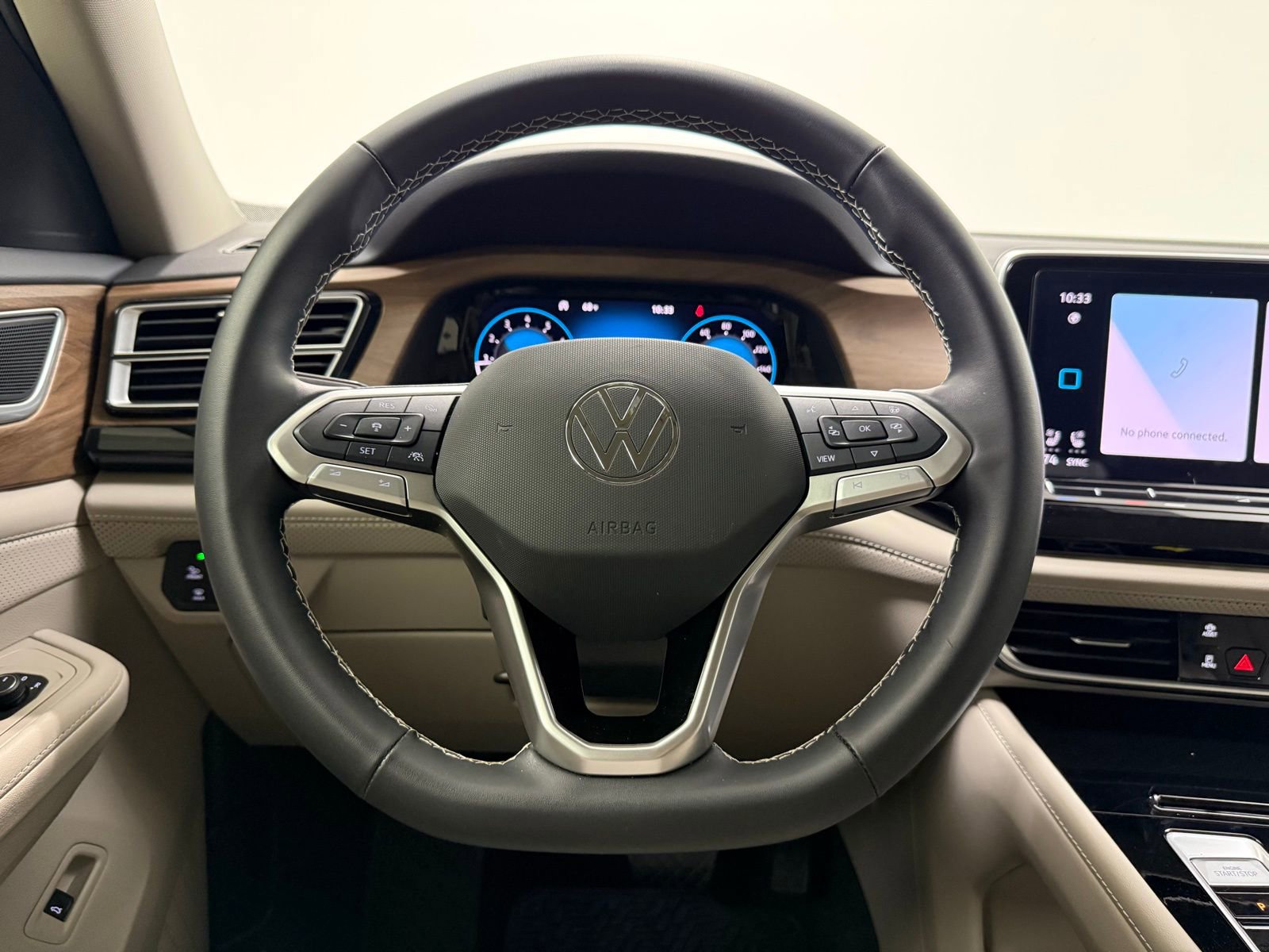 Used 2025 Volkswagen Atlas SE image 23