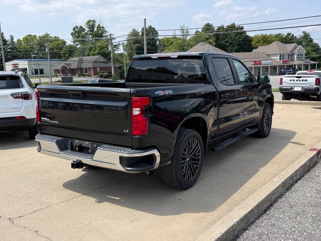 Used 2020 Chevrolet Silverado 1500 LT w/ LT Value Package AWD/4WD image 6