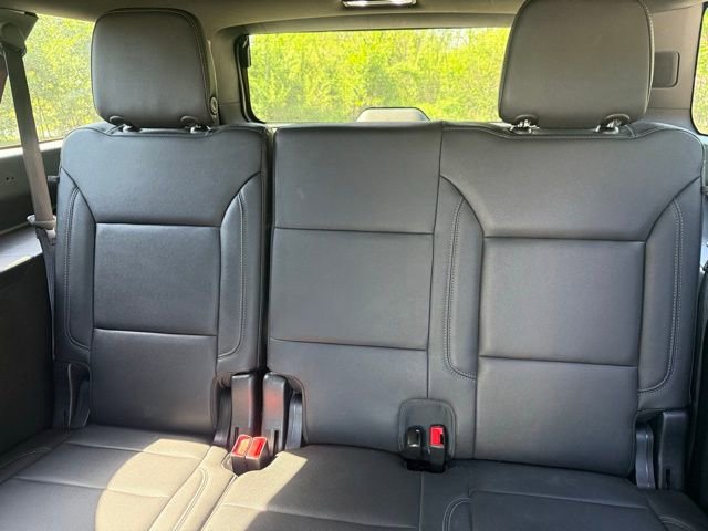 Used 2022 Chevrolet Suburban LT AWD/4WD image 16