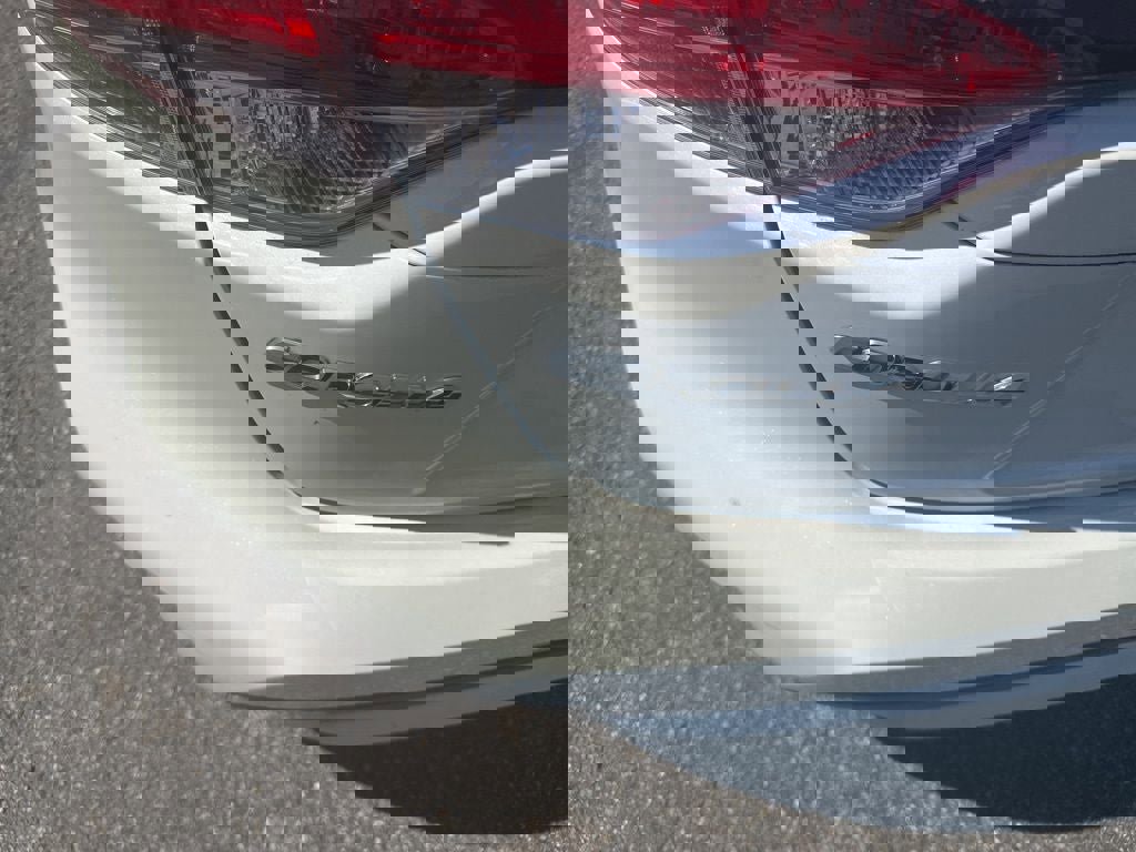 Used 2021 Toyota Corolla LE image 6