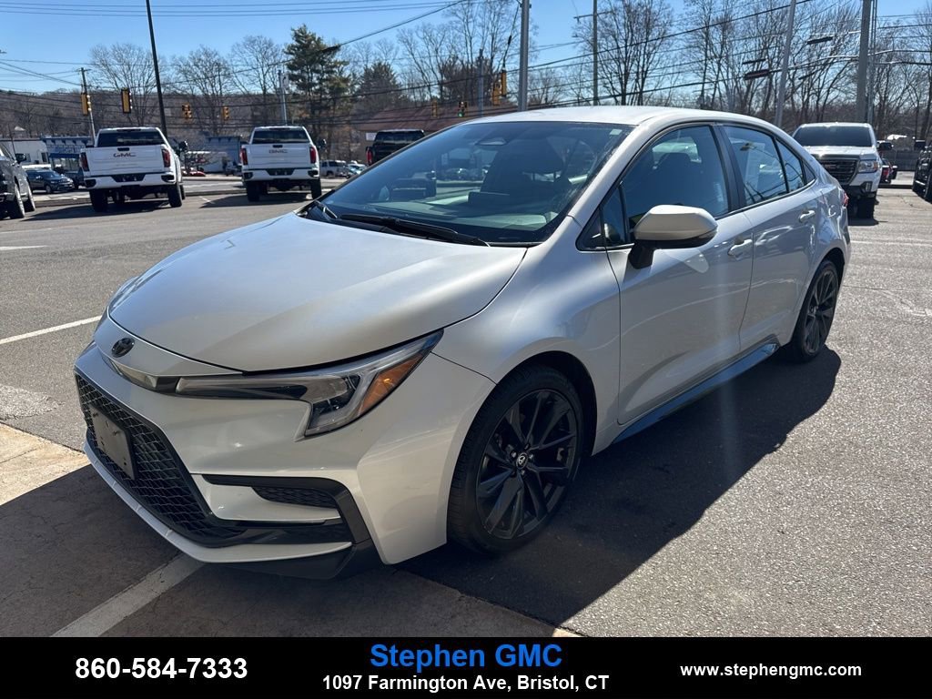 Used 2023 Toyota Corolla SE w/ Carpet Mat Package (TMS) image 3