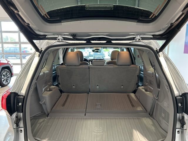 Used 2019 Toyota Highlander Limited AWD/4WD image 18