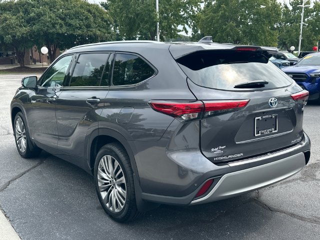 Used 2021 Toyota Highlander Platinum AWD/4WD image 6