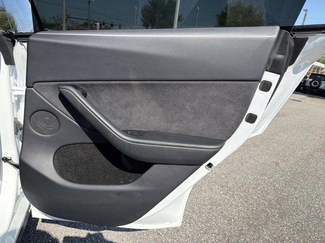 Used 2024 Tesla Model Y Long Range image 19