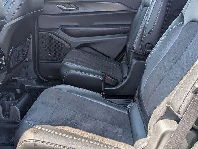 Certified 2024 Jeep Grand Cherokee L Laredo AWD/4WD image 25