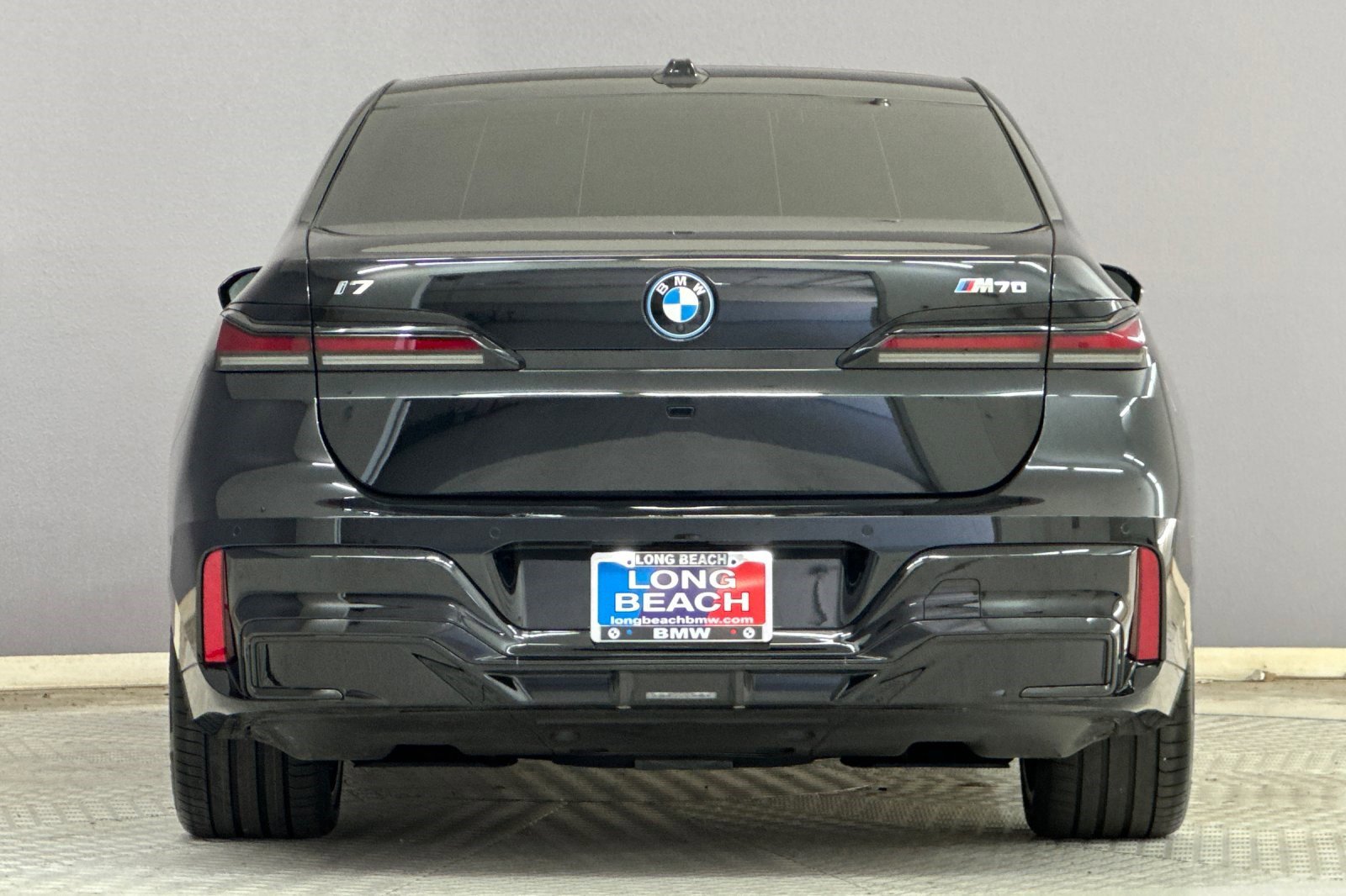 Certified 2024 BMW i7 M70 w/ Executive Package image 9