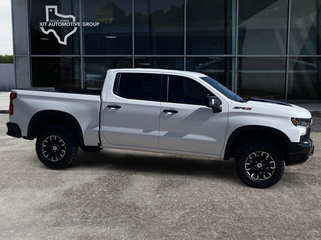 Used 2024 Chevrolet Silverado 1500 ZR2 image 2