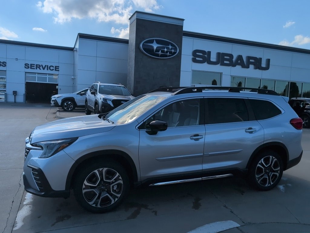 New 2025 Subaru Ascent Limited image 10