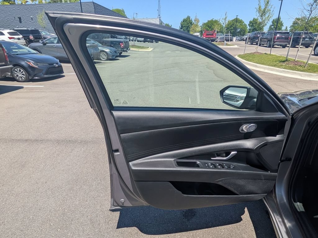 Certified 2024 Hyundai Elantra SEL FWD image 13
