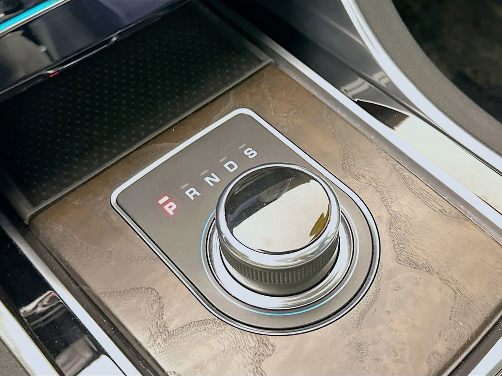 Used 2018 Jaguar XE R-Sport image 22