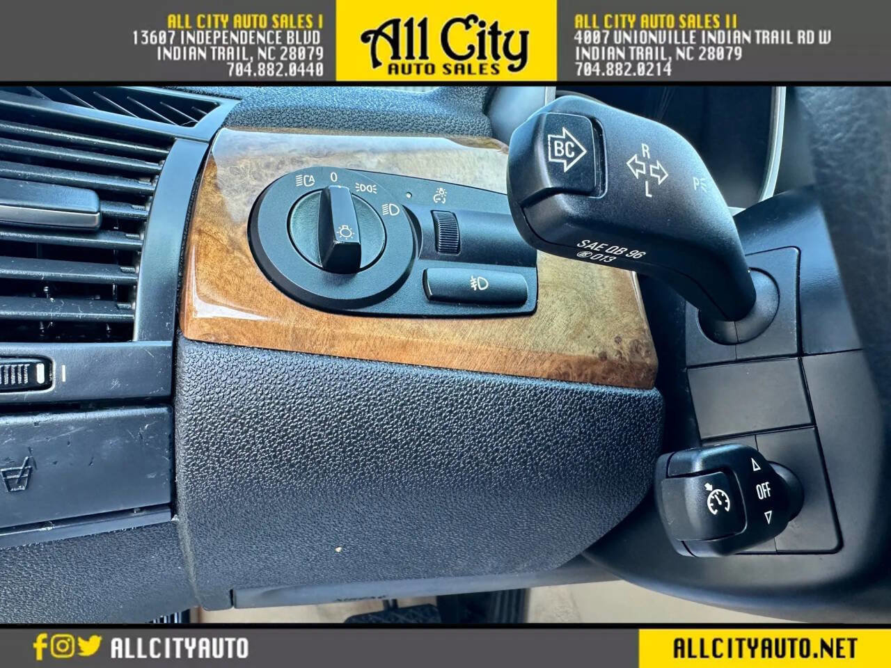 Used 2005 BMW Z4 2.5i image 16