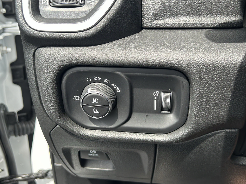 Used 2023 RAM 1500 Big Horn AWD/4WD image 37