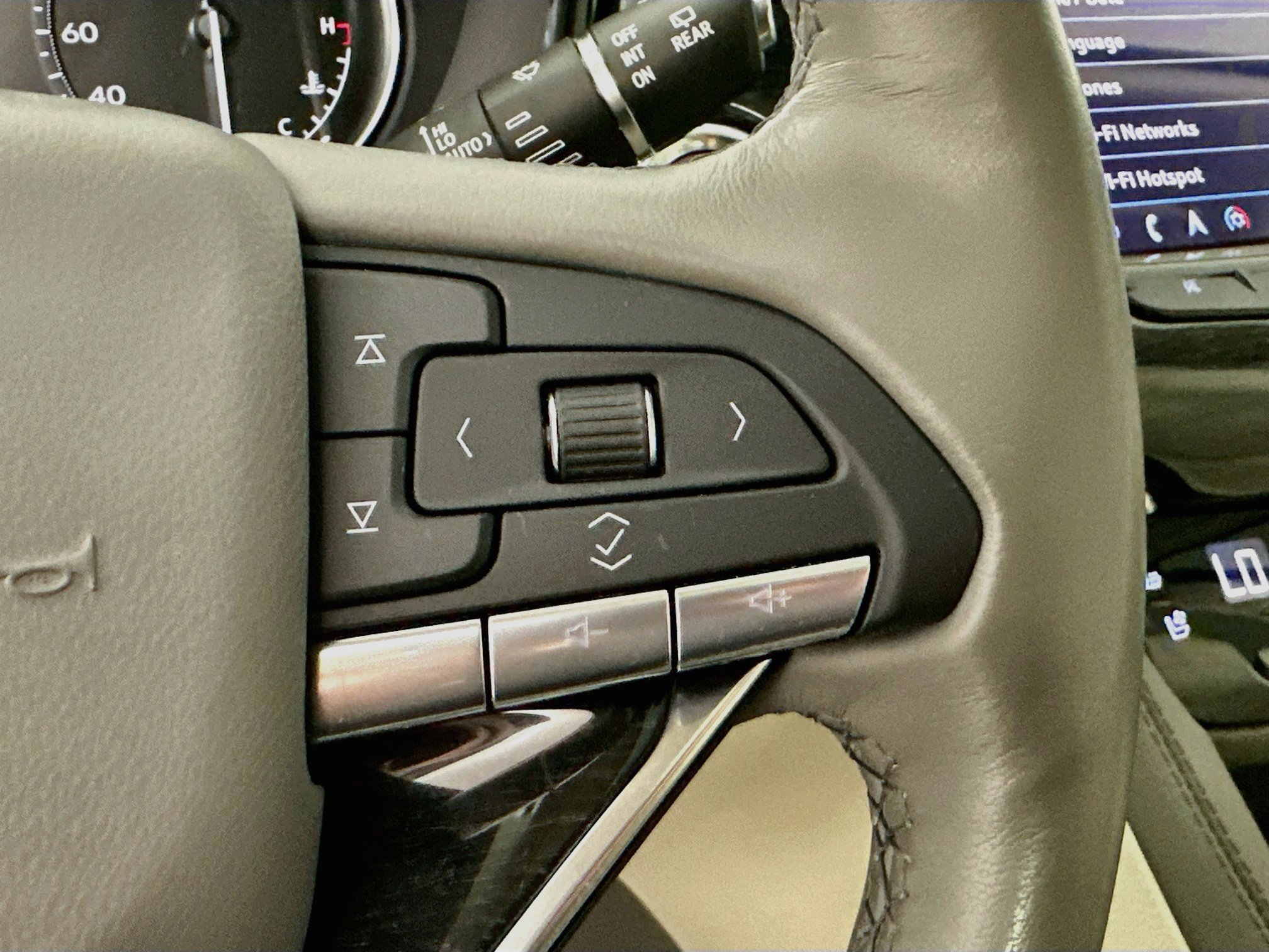 Used 2023 Cadillac XT6 Premium Luxury AWD/4WD image 14