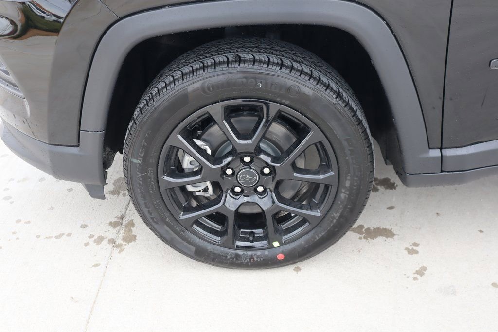 New 2026 Jeep Compass Latitude AWD/4WD image 17
