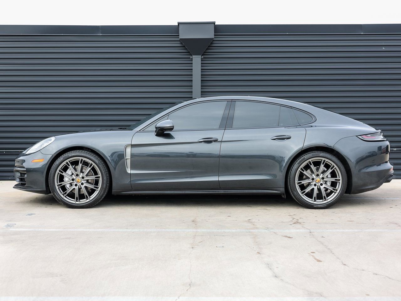 Certified 2023 Porsche Panamera Platinum Edition RWD image 2