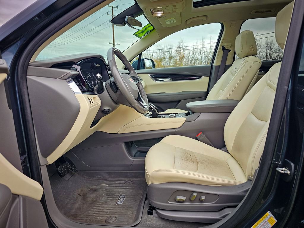 Used 2021 Cadillac XT6 Premium Luxury w/ LPO, Floor Liner Package image 14