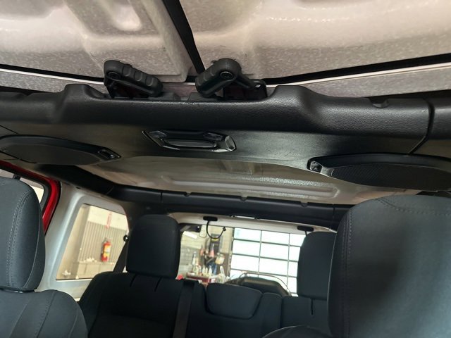 Used 2019 Jeep Wrangler Unlimited Sahara image 25