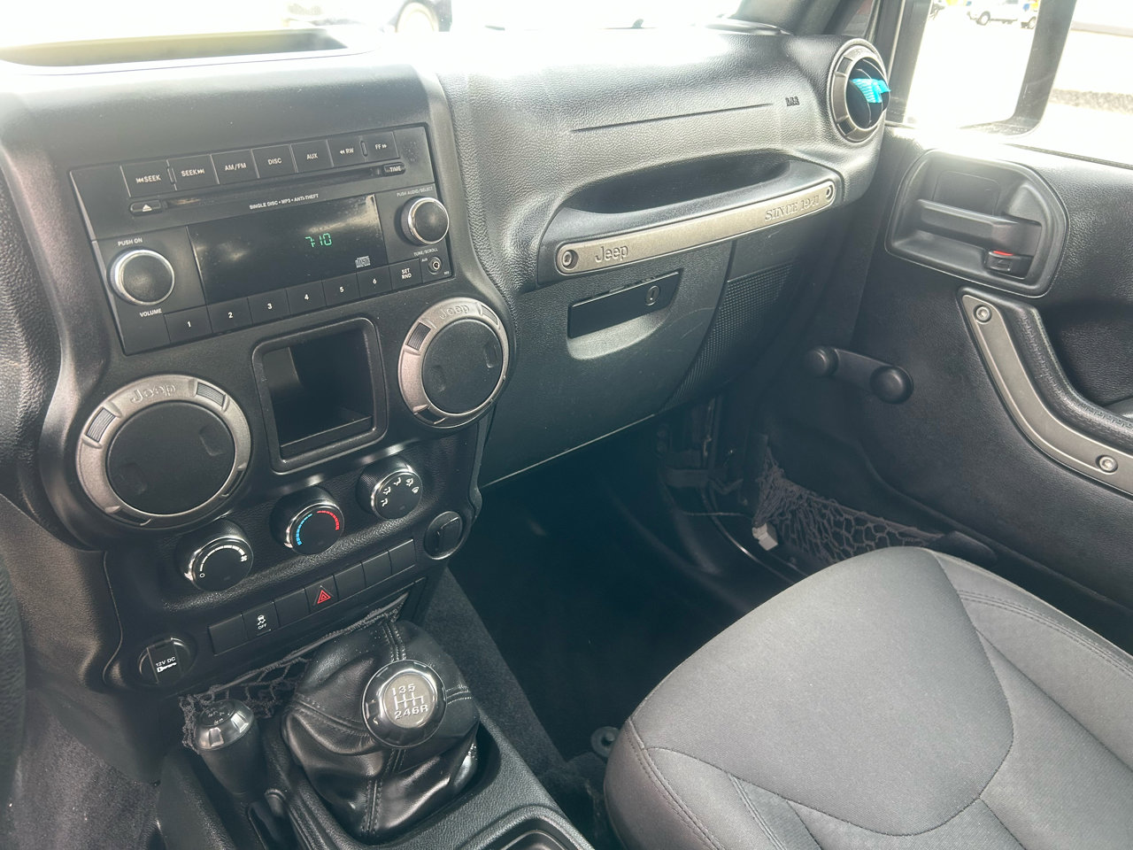 Used 2016 Jeep Wrangler Sport image 15