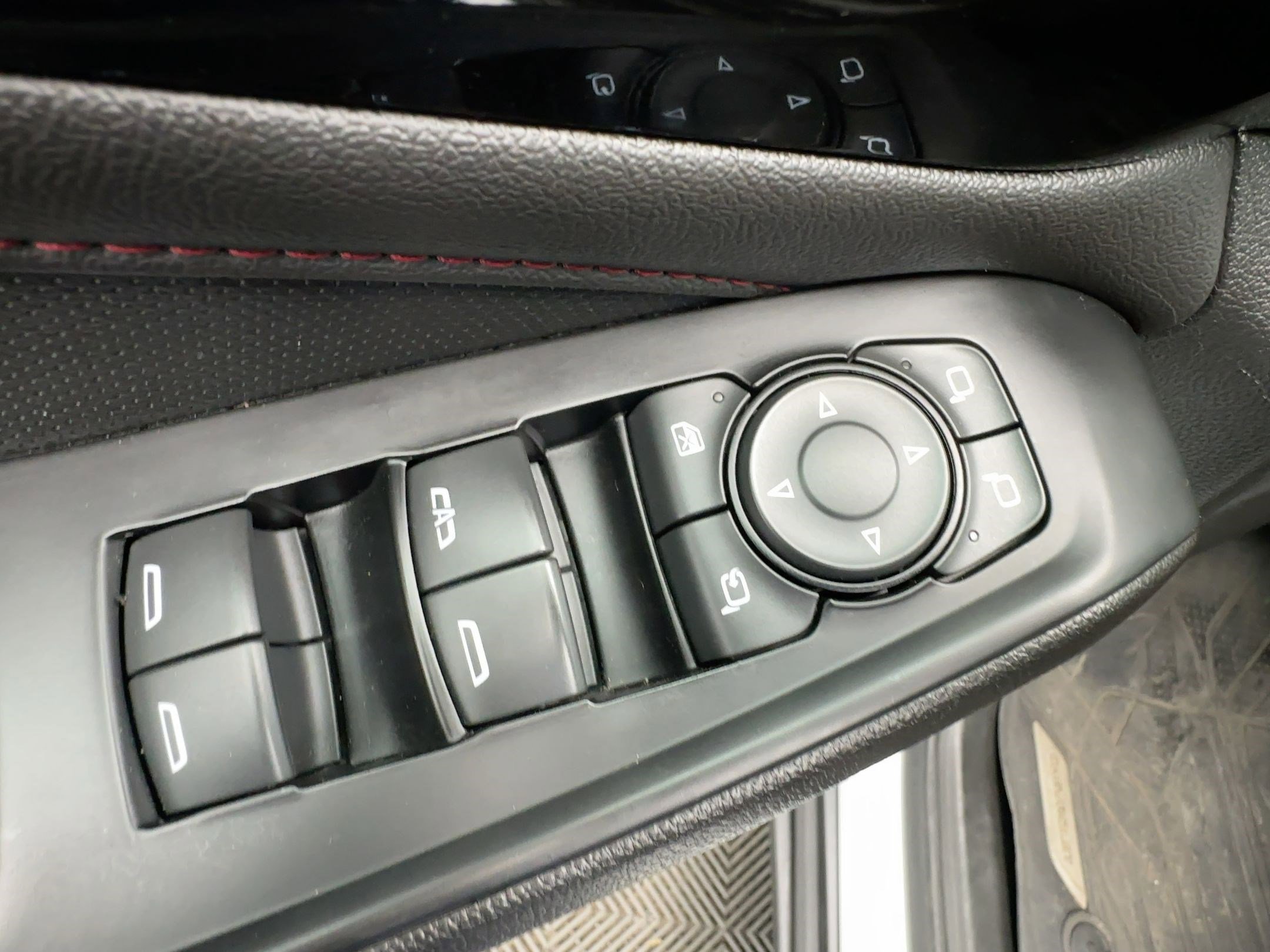 Certified 2023 Chevrolet Traverse RS w/ LPO, Floor Liner Package image 22