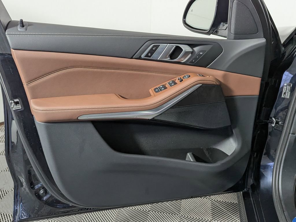 Certified 2024 BMW X5 xDrive40i w/ M Sport Package image 17