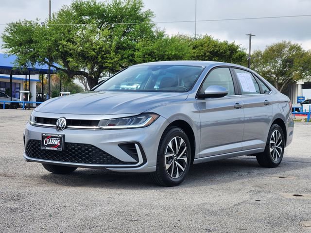 Used 2025 Volkswagen Jetta S image 3