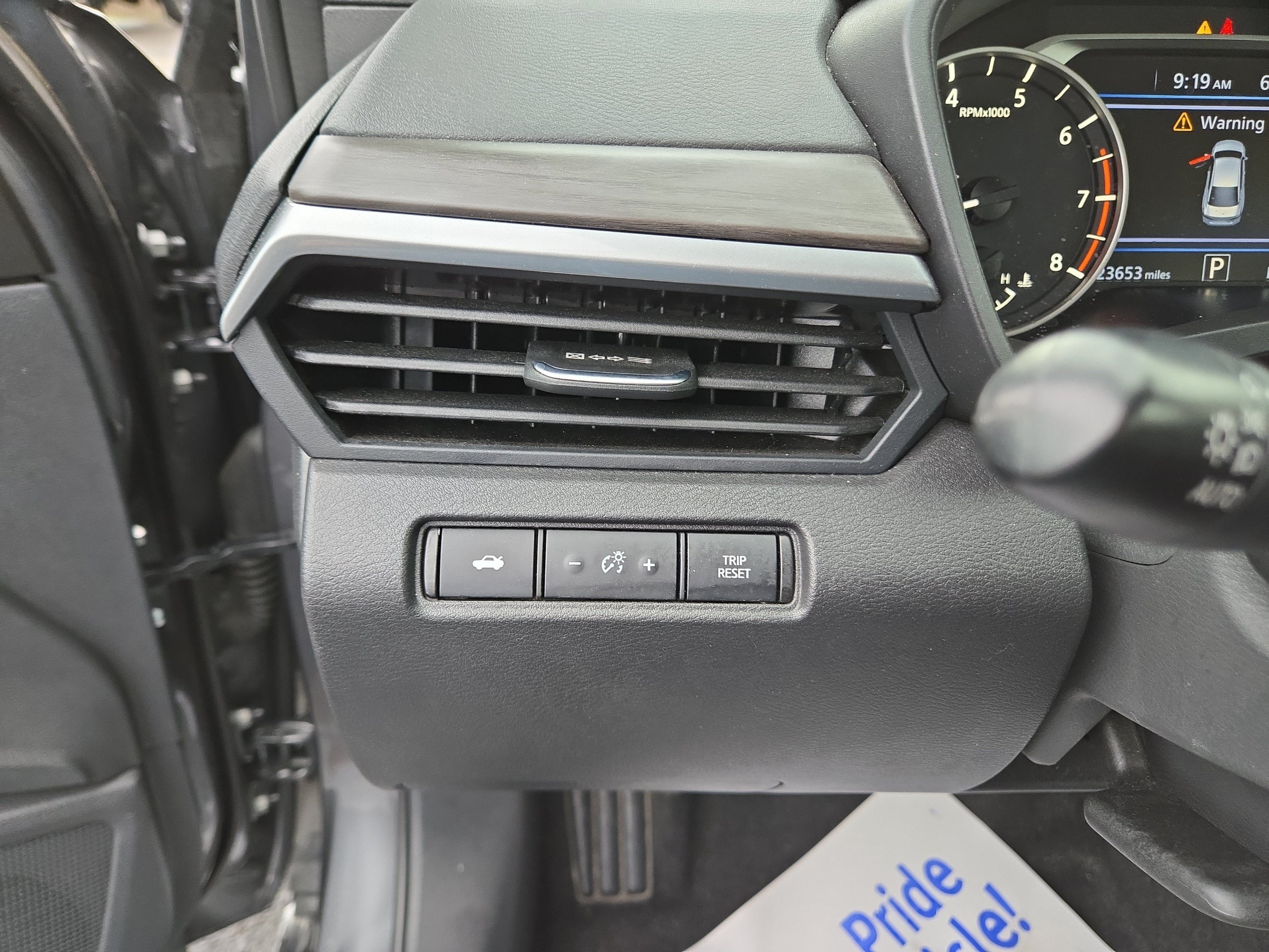 Used 2025 Nissan Altima 2.5 SV FWD image 23