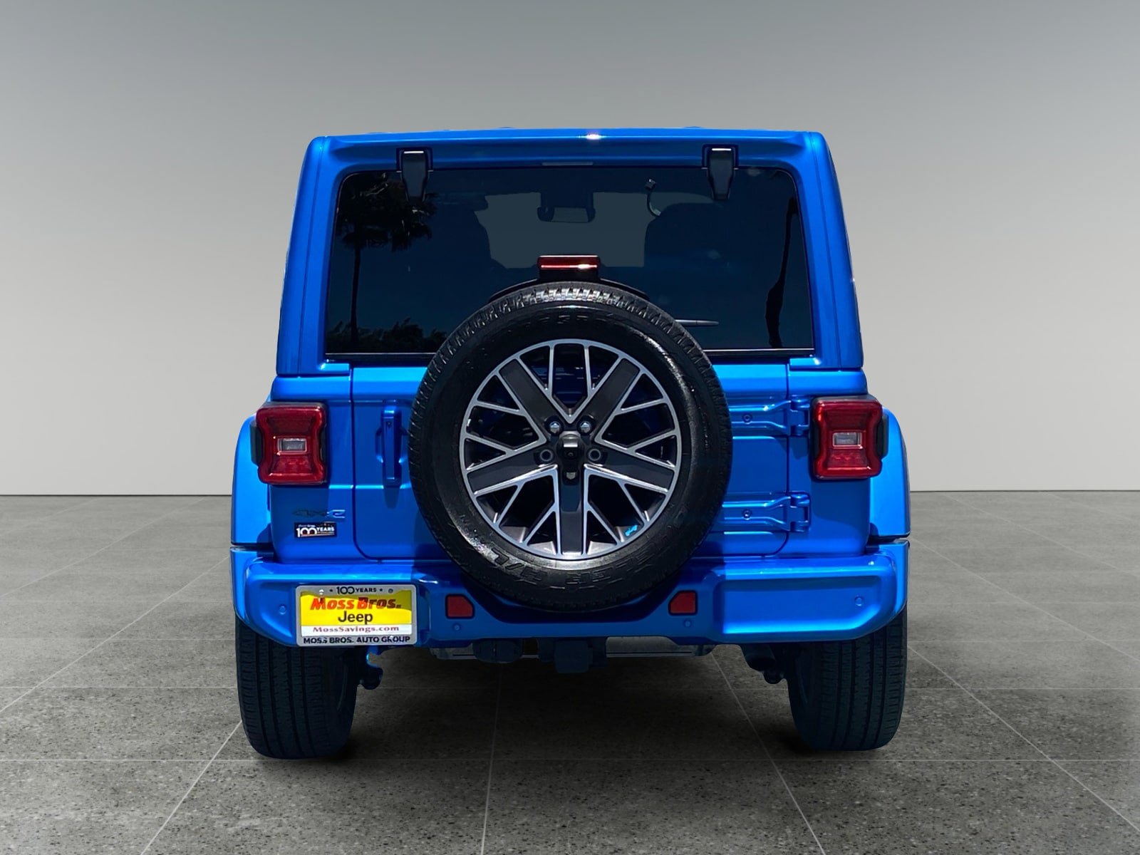 Used 2023 Jeep Wrangler Unlimited Sahara AWD/4WD image 4