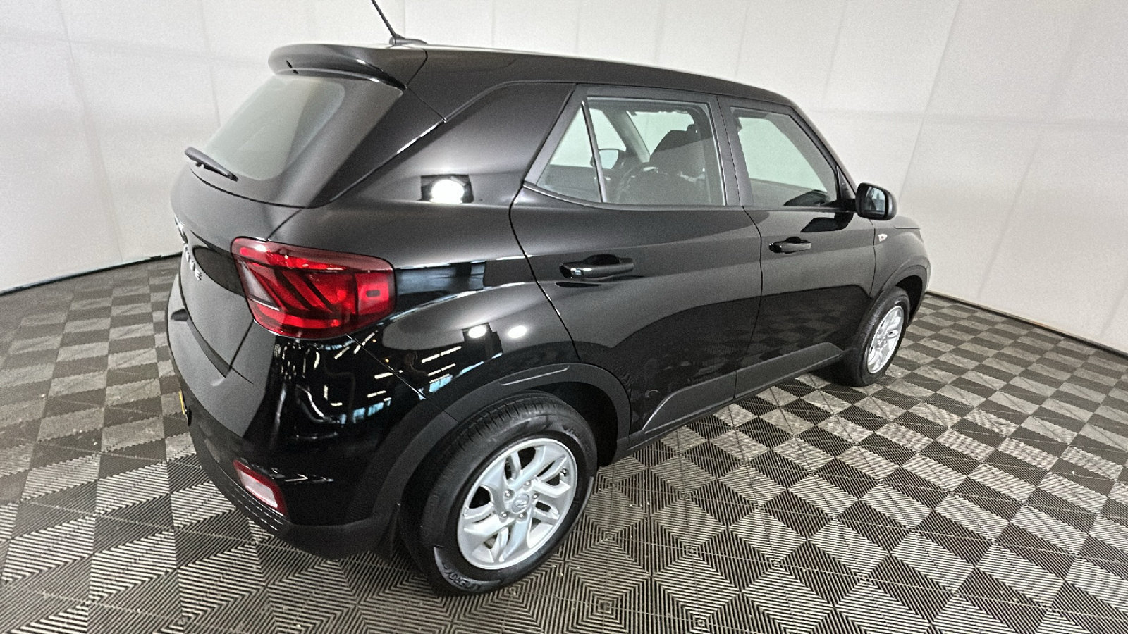 Used 2026 Hyundai Venue SE FWD image 3