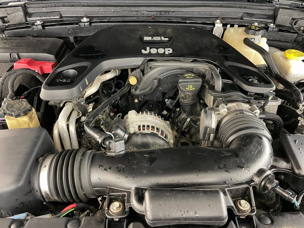 Used 2018 Jeep Wrangler Unlimited Sahara w/ LED Lighting Group image 43