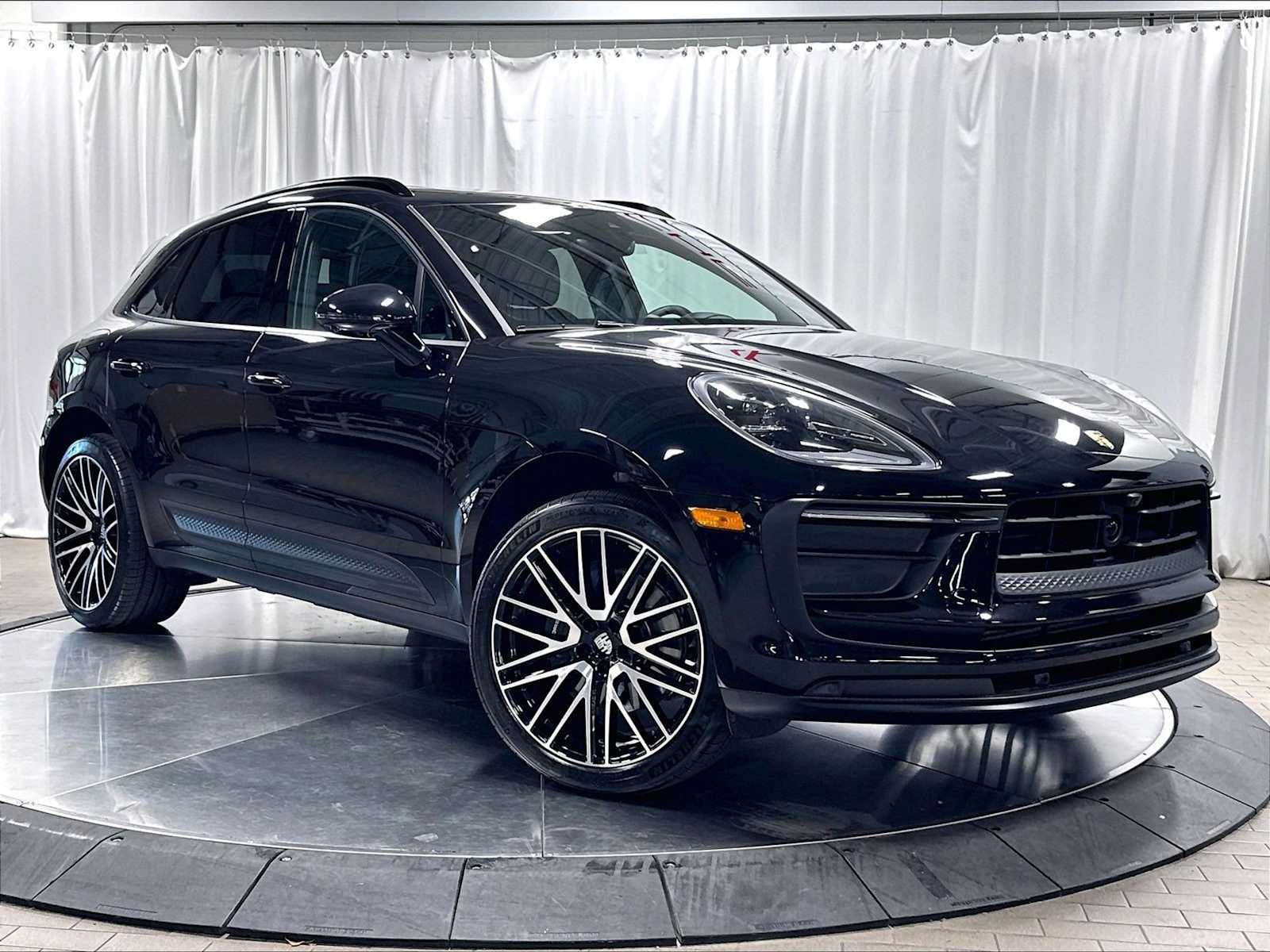 Used 2026 Porsche Macan AWD/4WD image 11