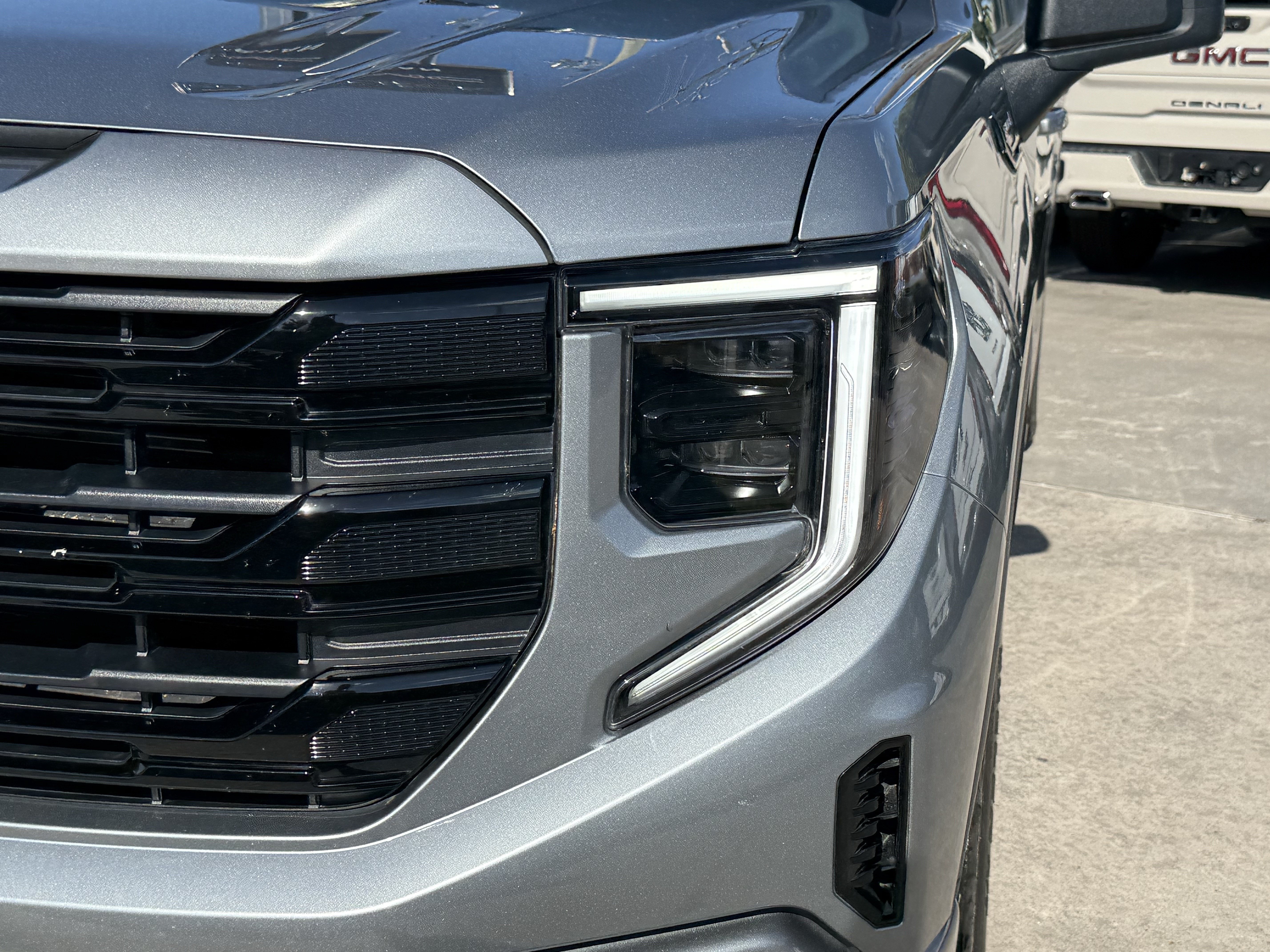 Used 2024 GMC Sierra 1500 Elevation w/ X31 Off-Road Package AWD/4WD image 11
