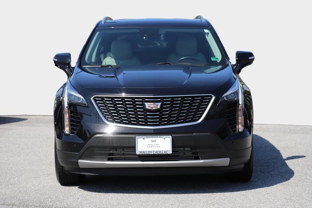Used 2022 Cadillac XT4 Premium Luxury w/ Safety Alert Package image 2