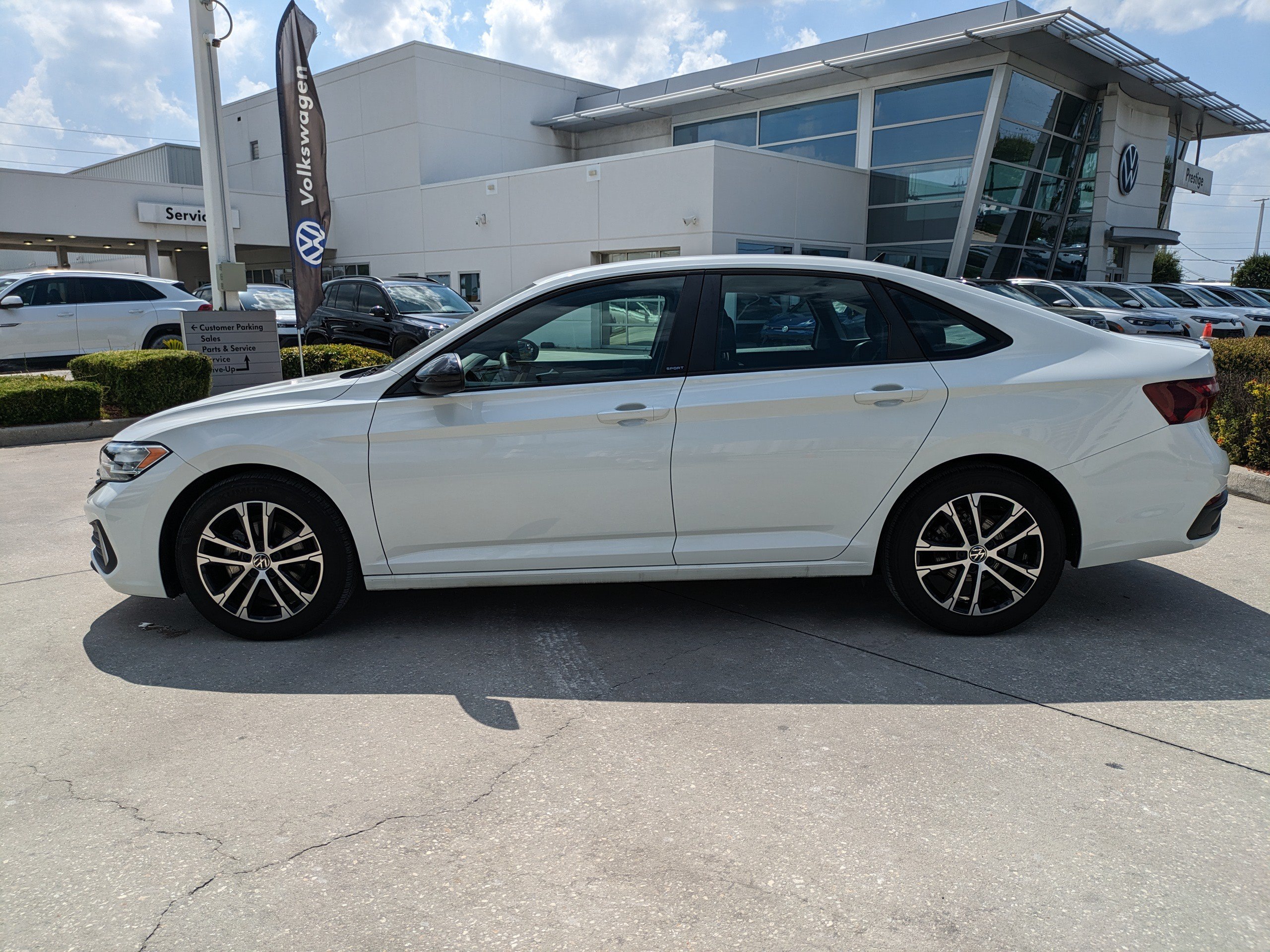 Certified 2024 Volkswagen Jetta Sport FWD image 7